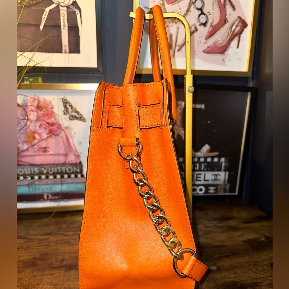 🧡 Michael Kors Hamilton Studded Saffiano Leather Tote – Orange/Gold - Picture 6 of 8